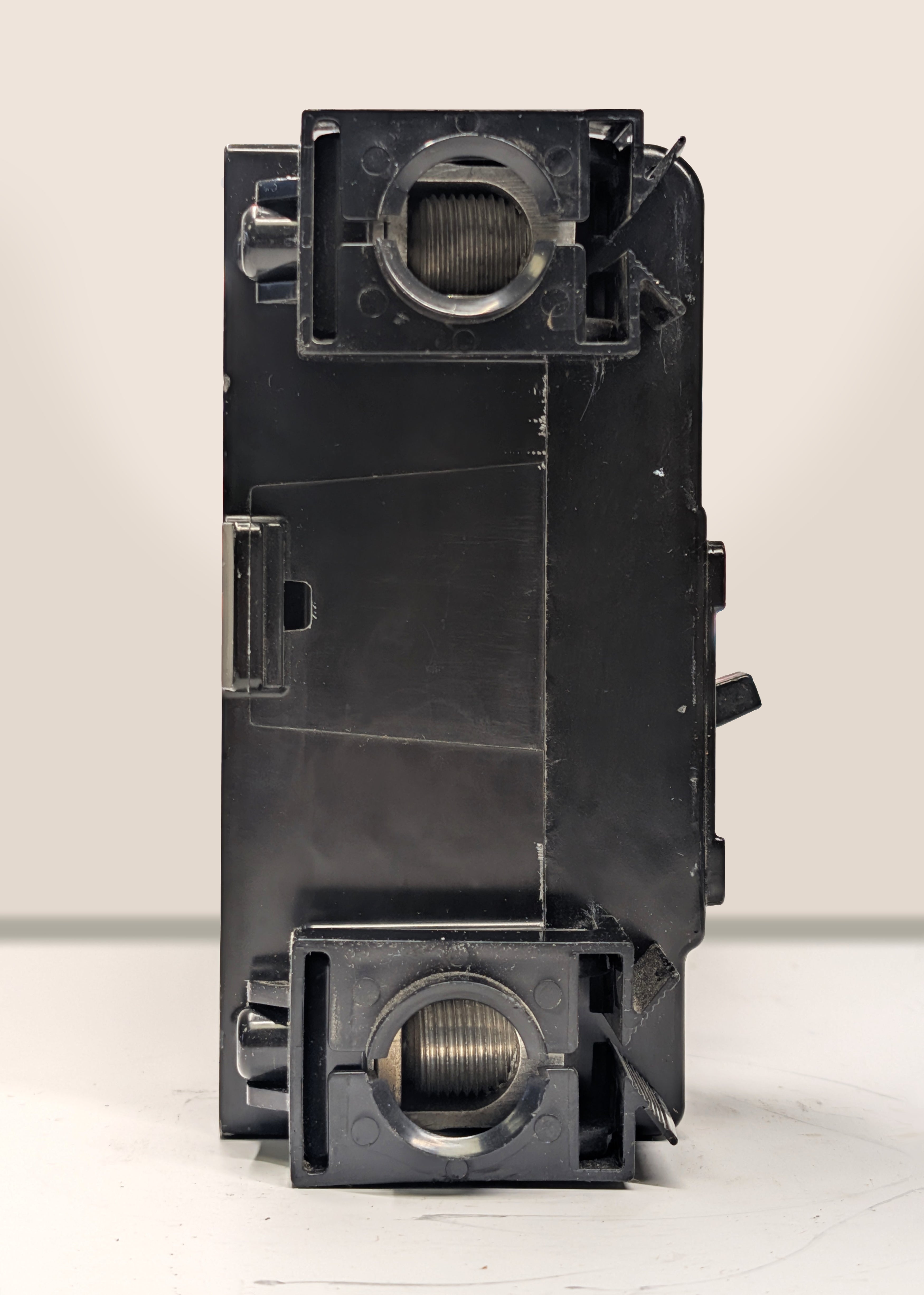 Siemens EQ8695 Main Circuit Breaker