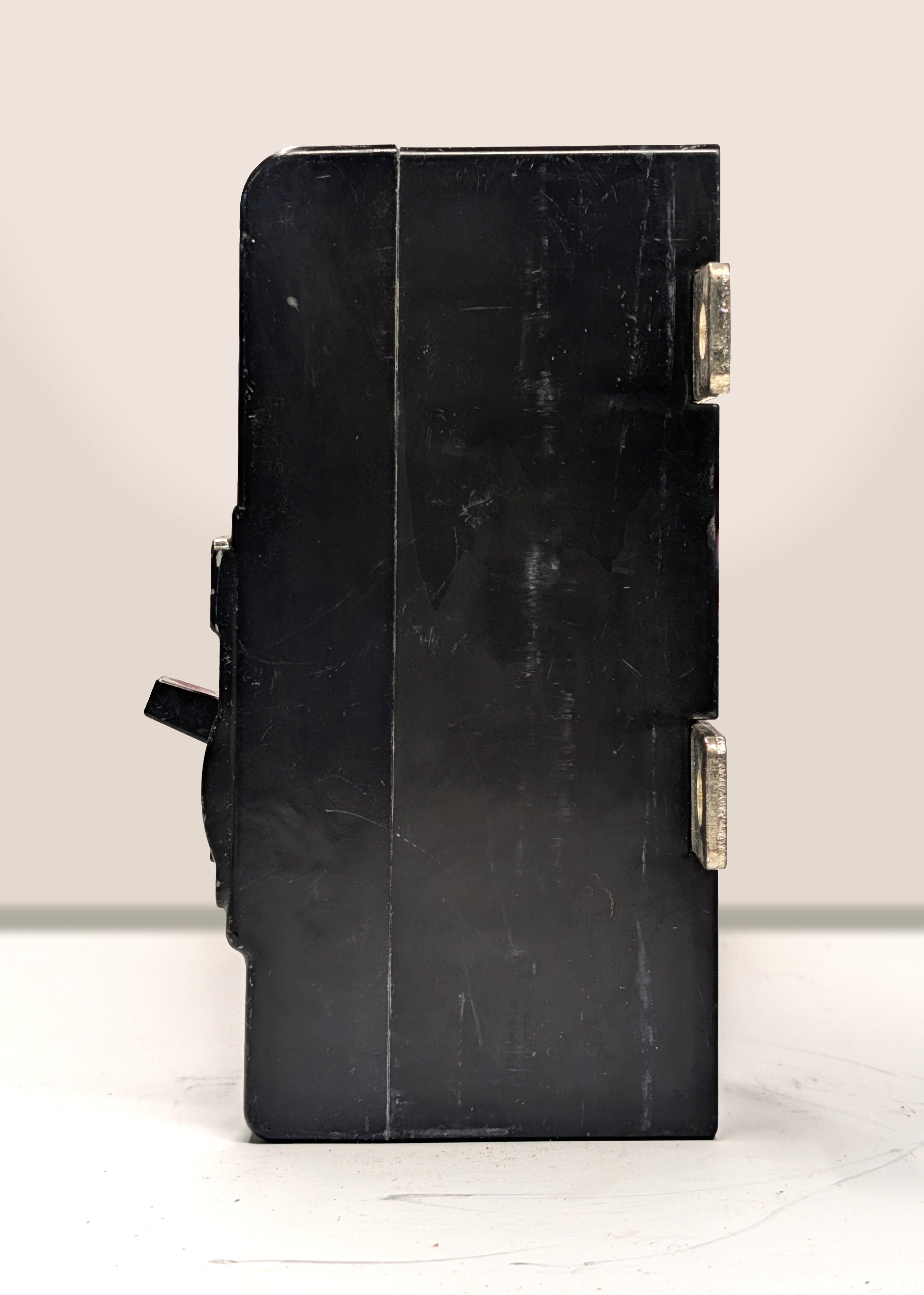 Siemens EQ8695 Main Circuit Breaker