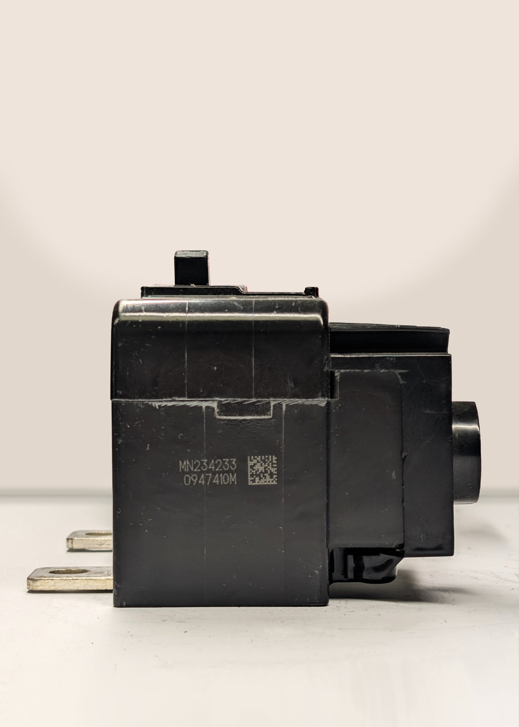 Siemens EQ8695 Main Circuit Breaker